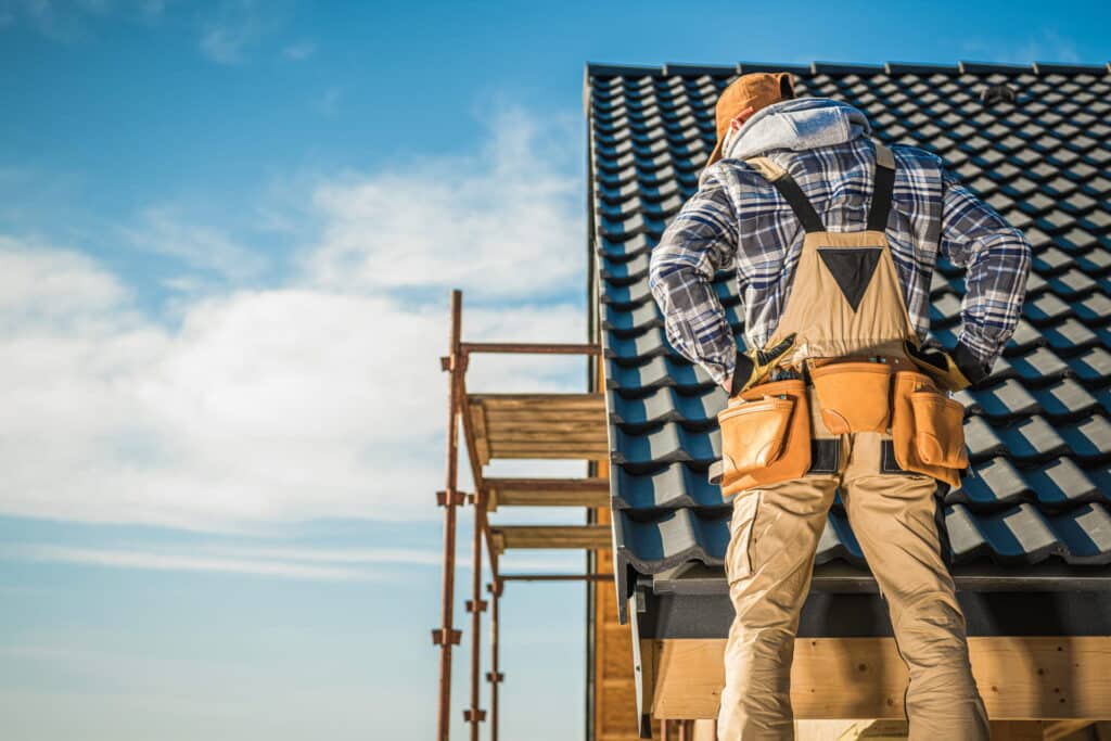 Qualifications Should Professional Roofers Have